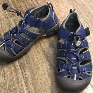 Navy KEEN sandals EUC